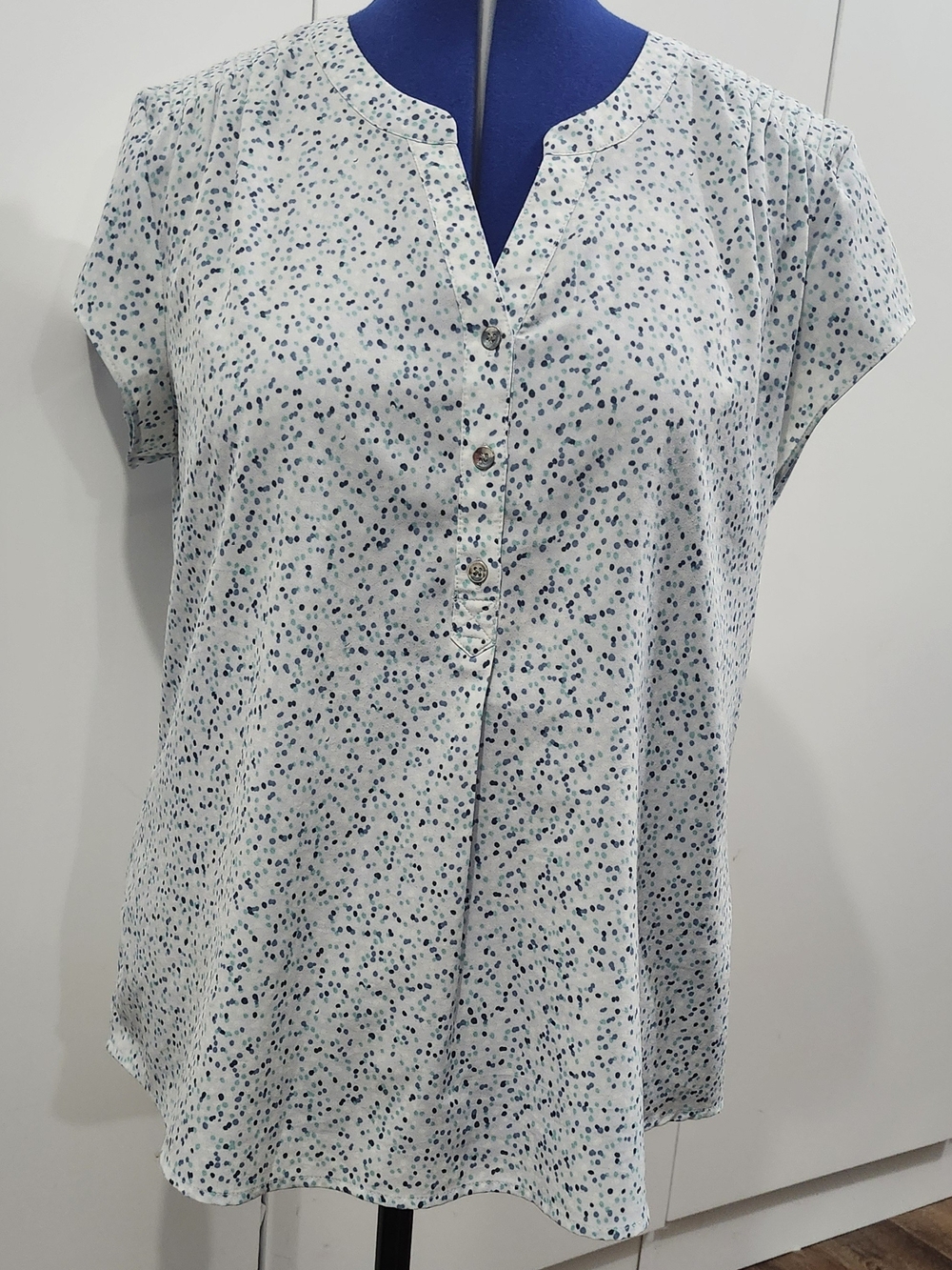 croft & barrow Light Blue Speckled Split-Neck Blouse